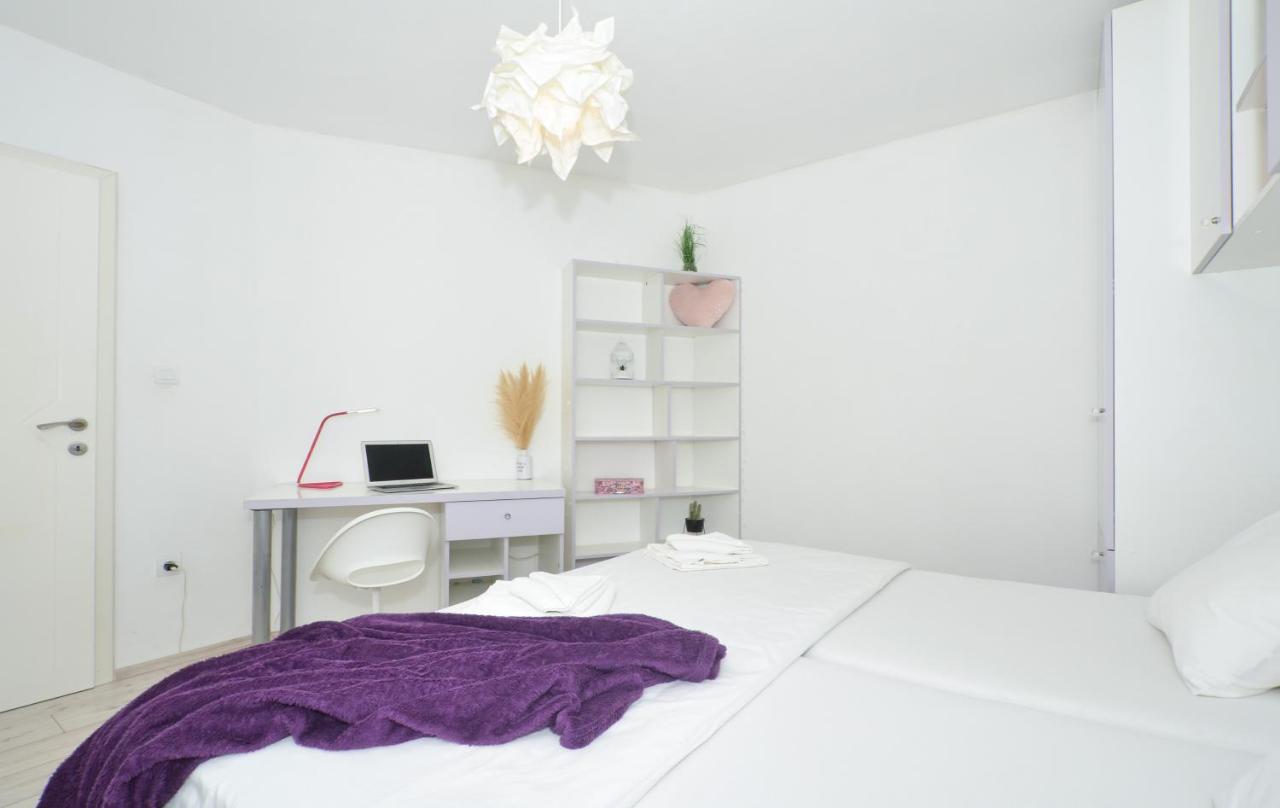 Copacabana Beach Apartments Трогір Екстер'єр фото