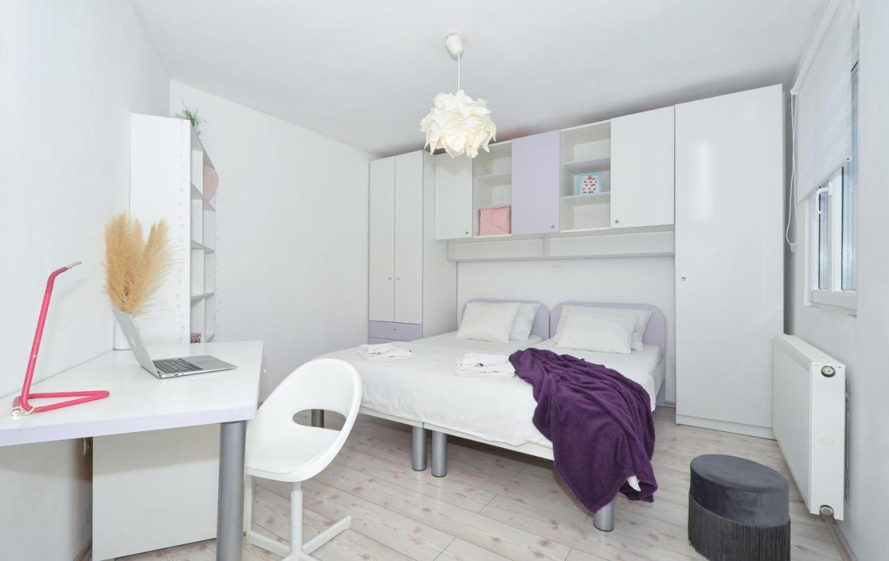 Copacabana Beach Apartments Трогір Екстер'єр фото