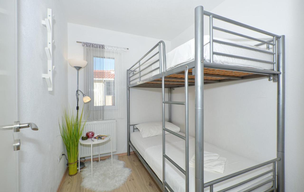 Copacabana Beach Apartments Трогір Екстер'єр фото