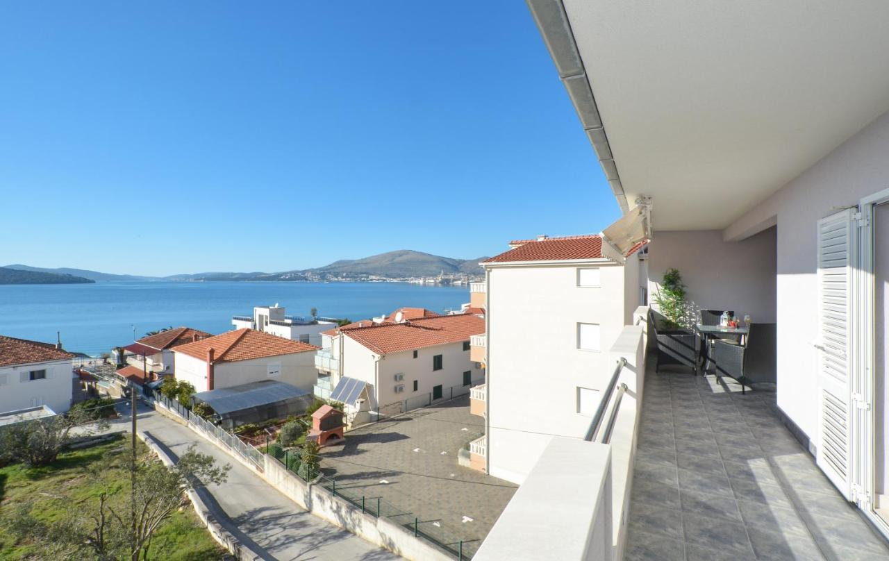 Copacabana Beach Apartments Трогір Екстер'єр фото